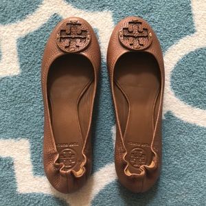 Tan Tory Burch Reva leather ballet flats